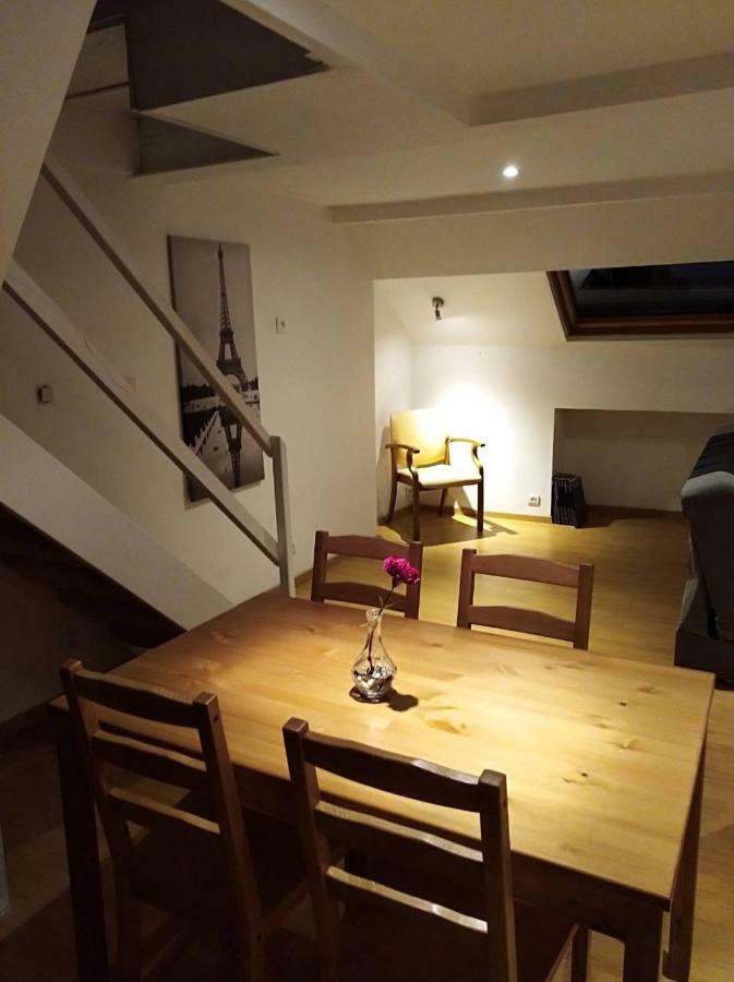 Charmant Duplex A 200M De La Cathedrale Apartment Лиеж Екстериор снимка